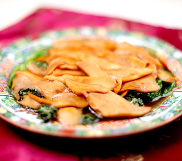 Abalone knorr-appitizer-canned-abalone abalone with lettuce-590x520
