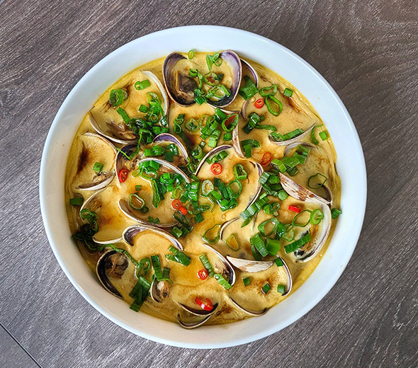 Chinese Steamed Egg with Clams (by @eatingwithkirby)