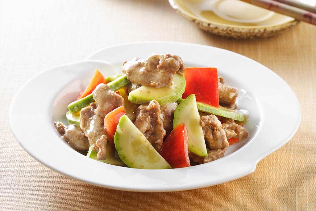 Sauté aux lanières de porc et concombre