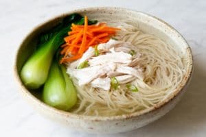 Lisa Lin 鸡胸肉中式鸡汤面