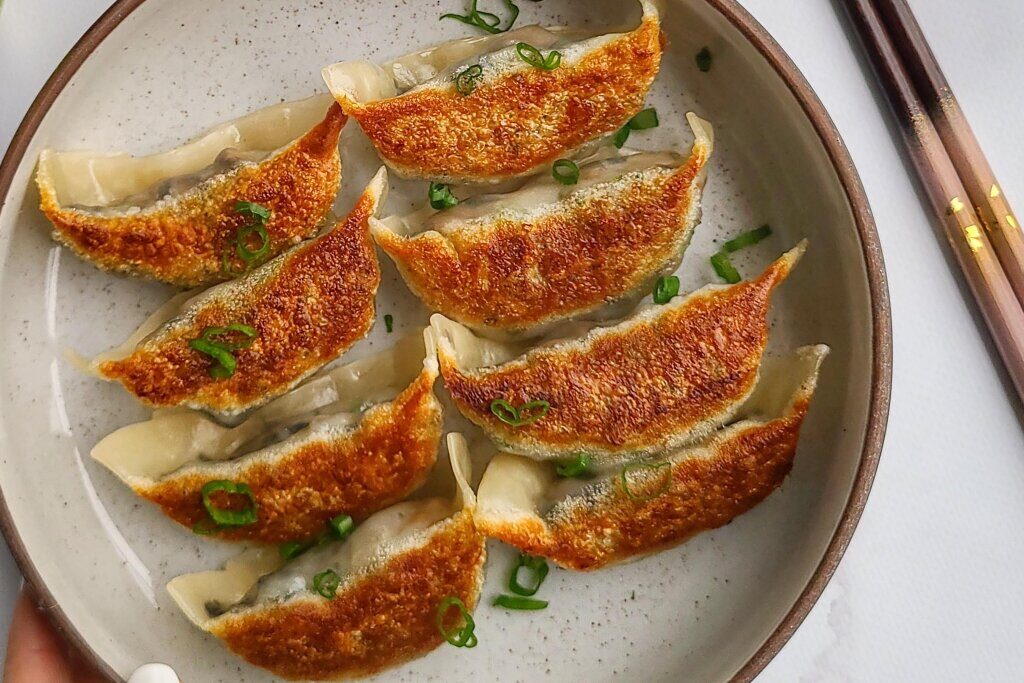香菇木耳素水饺 (由 eatingwithkirby 提供) Mushroom Dumpling
