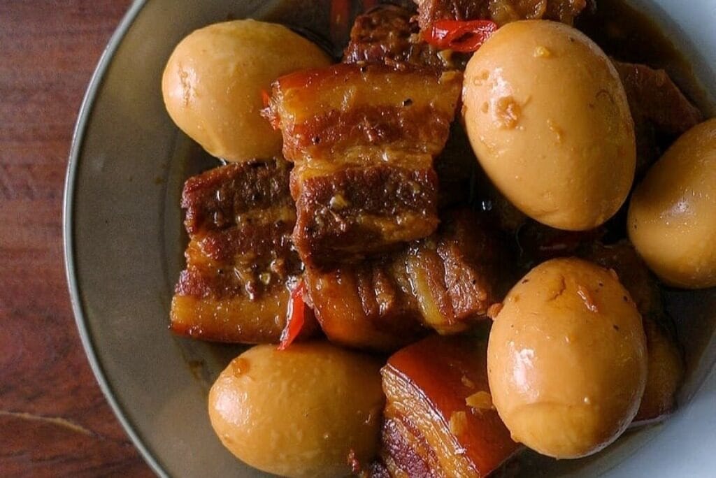 焦糖五花肉配鸡蛋 由 meetandeats 提供 Caramelized Pork