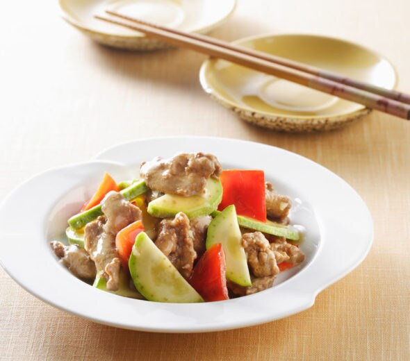 Chinese Stir Fry with Pork Strips and Cucumber knorr-pork-cucumber-sliced-pork and cucumber-stir-fry-590x520