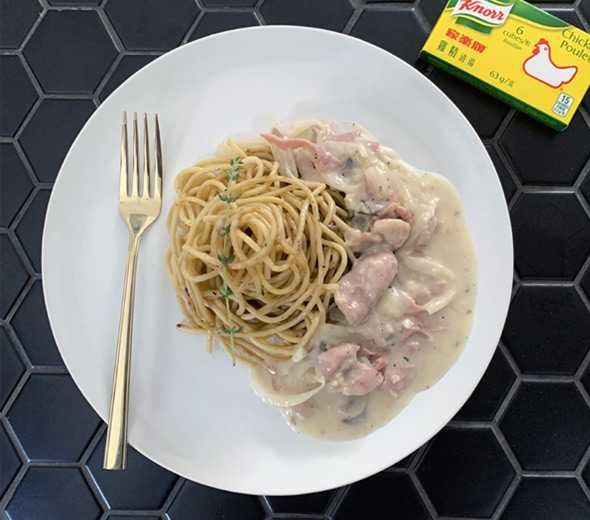 Chicken and Mushroom Spaghetti (by @eat_car) Chicken and Mushroom Spaghetti