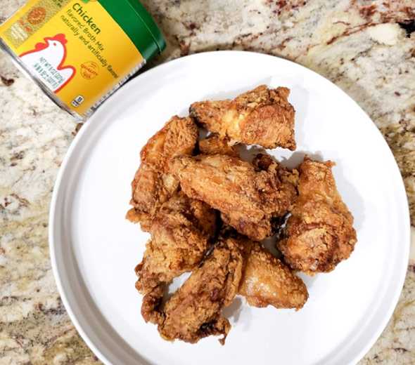Crispy Fried Chicken Wings (by @eatanddrinkhouston) Crispy Fried Chicken Wings