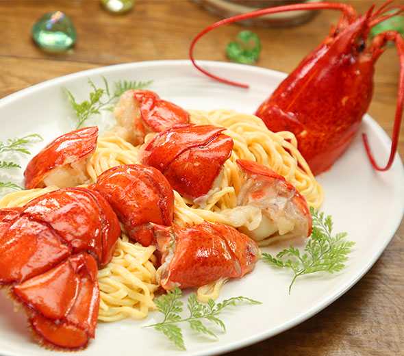 Lobster Noodles by Taste Life