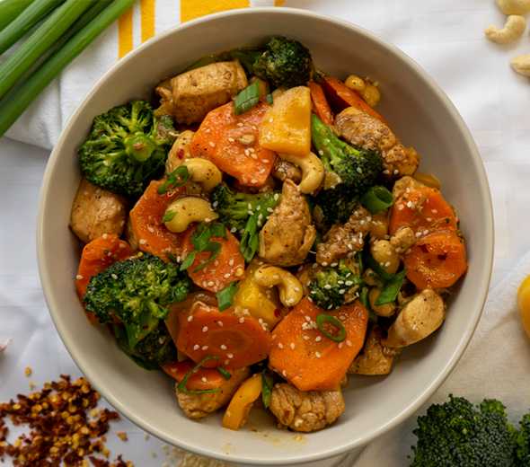 Chicken and Vegetable Stir Fry with Cashews by @saadia.ammad