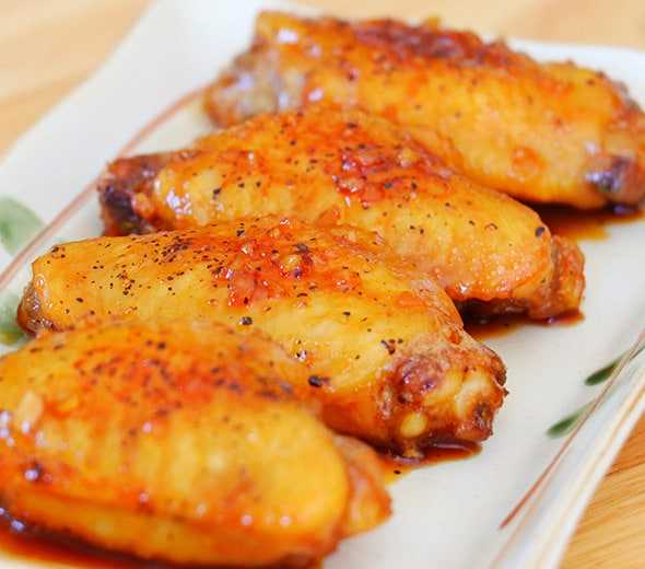 One Pan Honey Chicken Wings by Cicili.tv