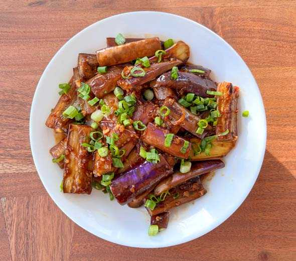 Eggplants with Garlic Sauce by @eatingwithkirby